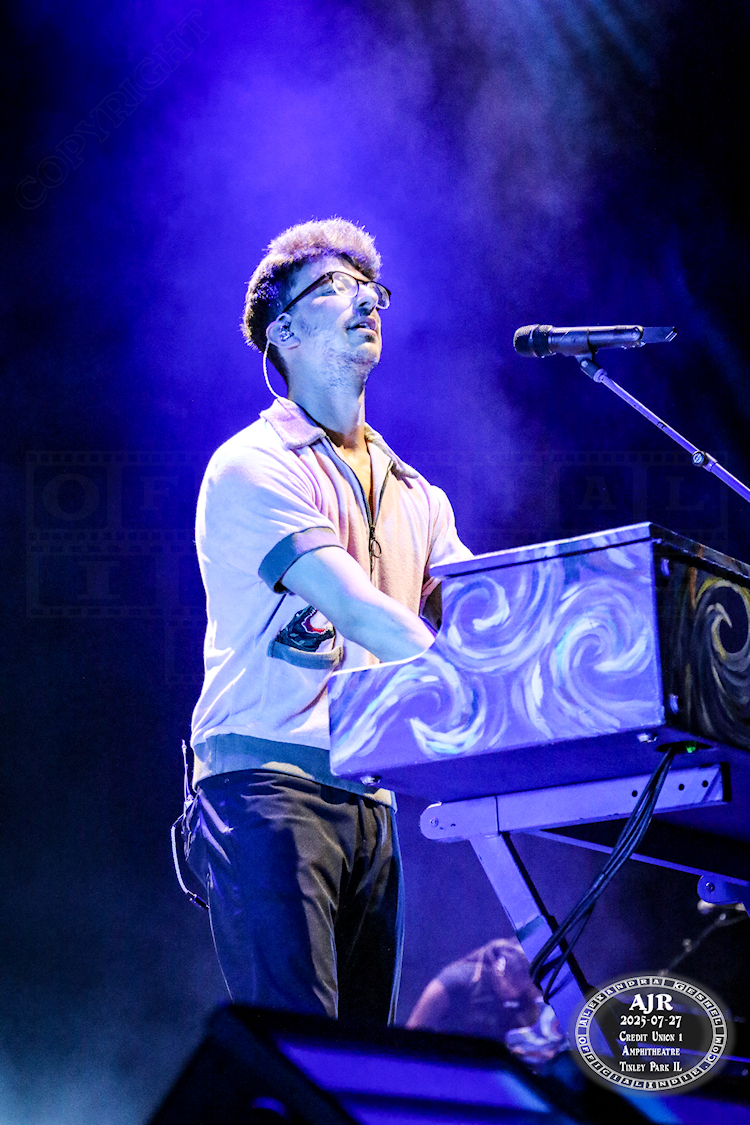 ajr-10
